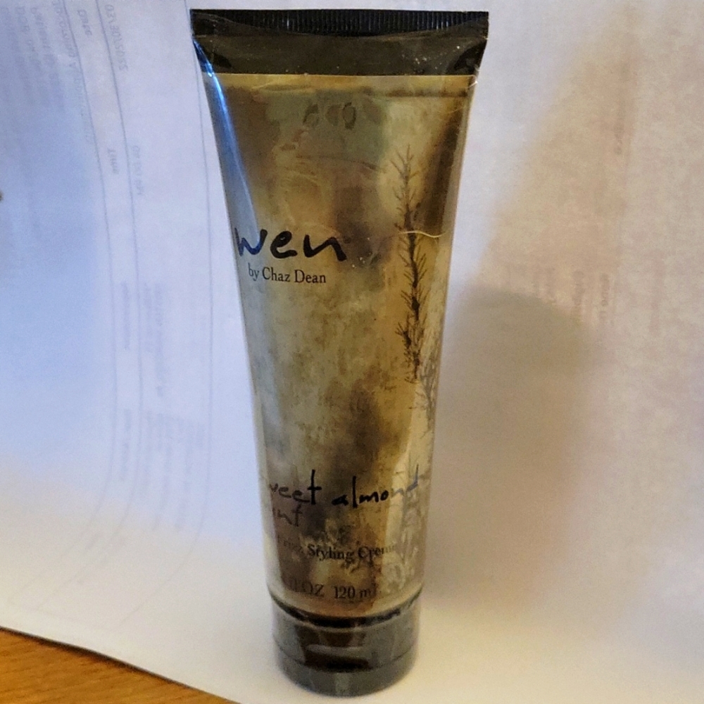 WEN Sweet. Almond Mint anti-frizz styling cream